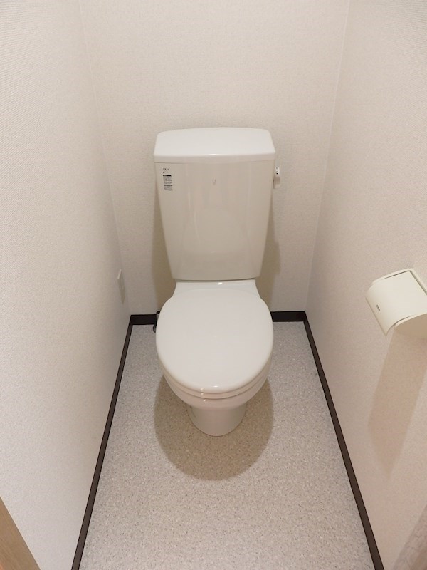 ハイム北綾瀬 このたびのリフォームでトイレ新品交換行いました。