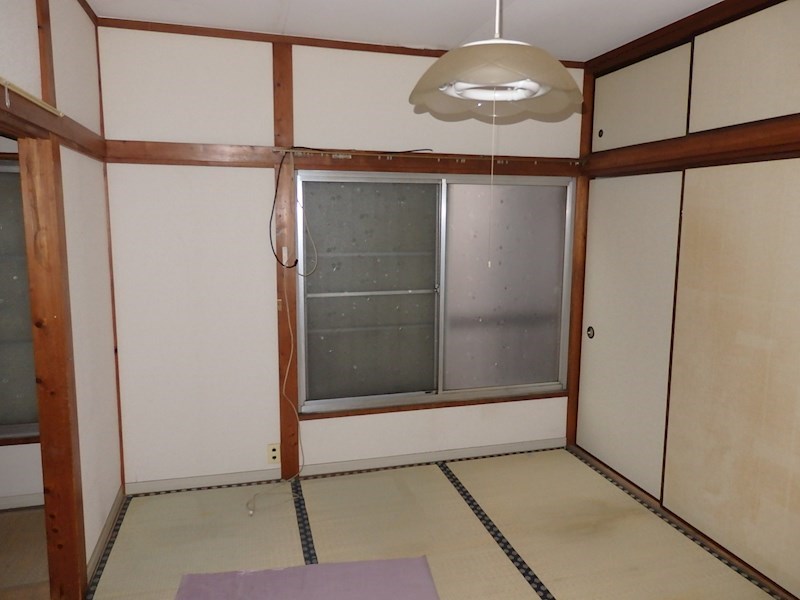 住良荘 和室6帖収納付。（畳と襖は契約後に表替え・張替します）