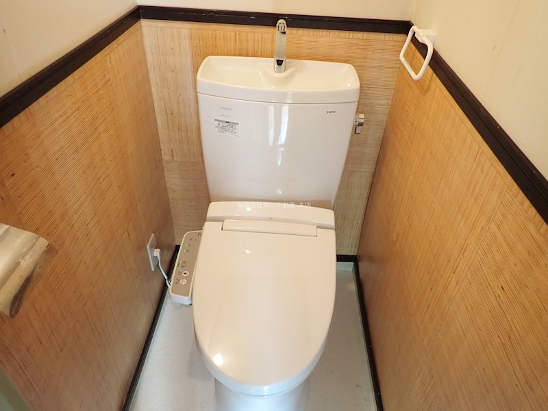 住良荘 ウォシュレット付き。