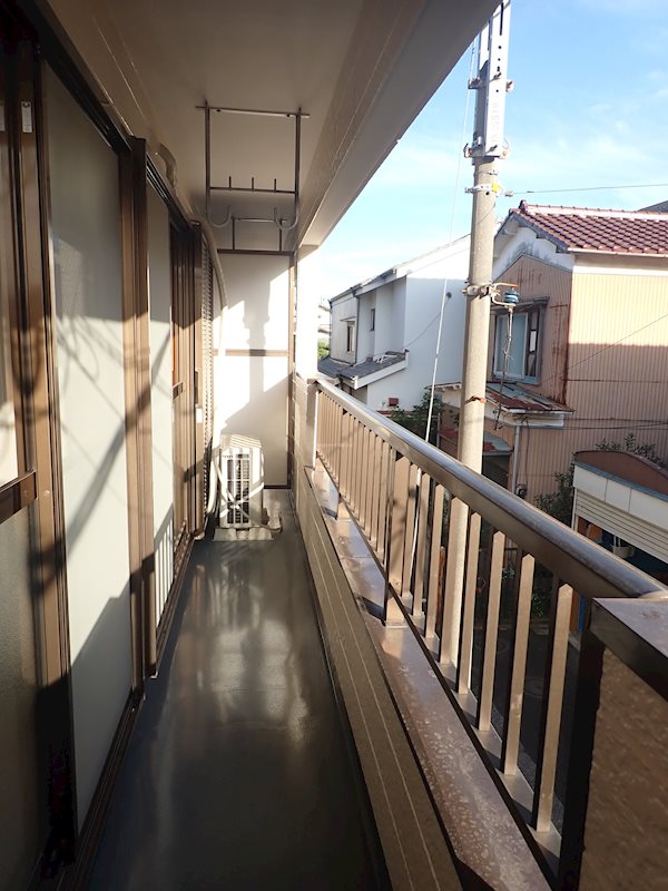 コーポ日立 南向きで陽もよく入ります。お洗濯物がカラッと乾きそう♪