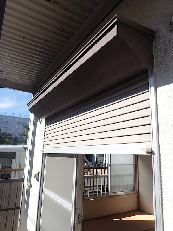 フラット吉田 窓には雨戸のシャッターが付いてます！