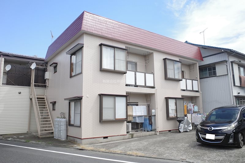 南向きで目の前が駐車場になっているため、陽当りが良いです◎