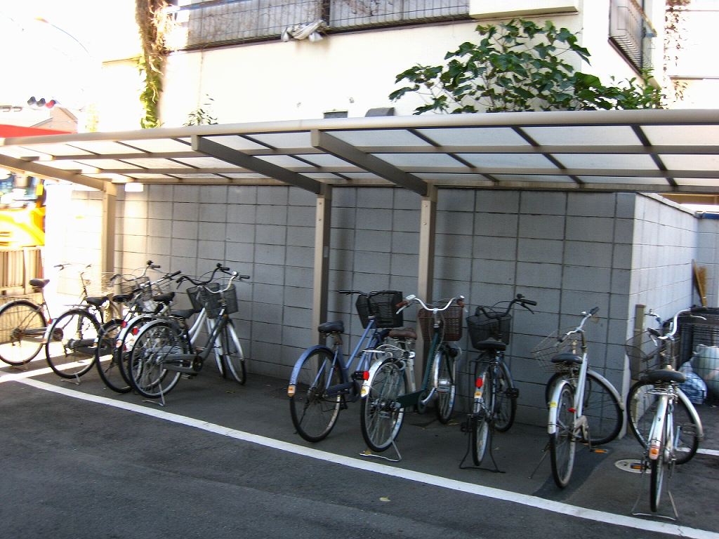北綾瀬マイコーポ 駐輪場（屋根付）