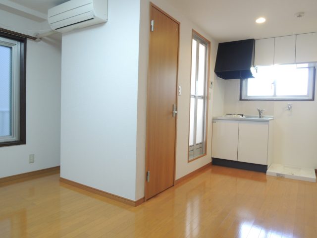 【亀有駅徒歩４分♪】月額賃料５３,０００円の１R賃貸！